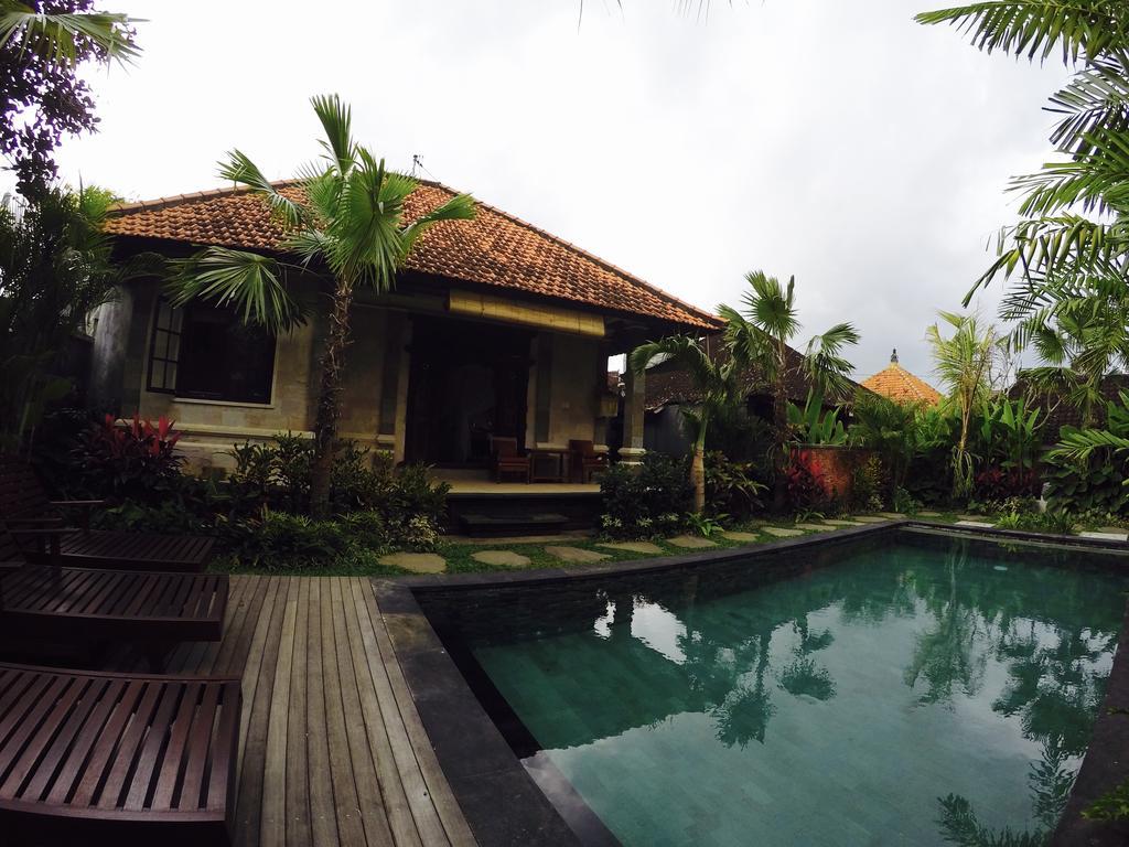 Cahyatika Bed&Breakfast Ubud  Bagian luar foto
