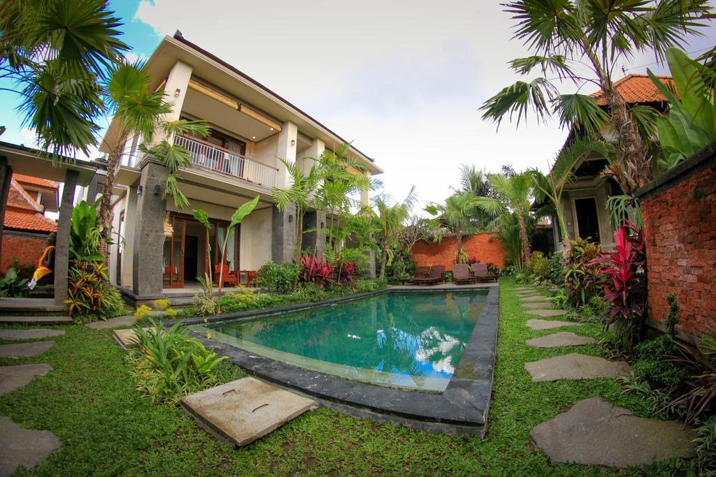 Cahyatika Bed&Breakfast Ubud  Bagian luar foto